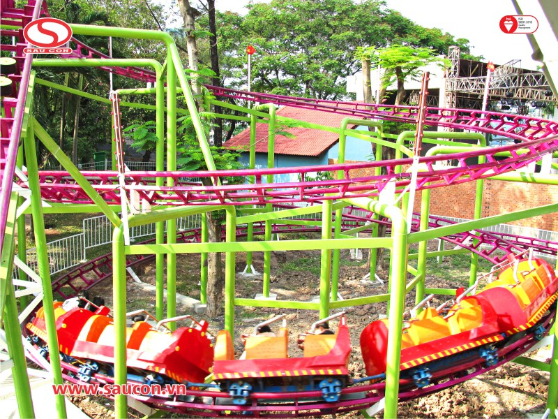 ชื่อเครื่องเล่น: Spiral Roller Coaster with - 2 loops